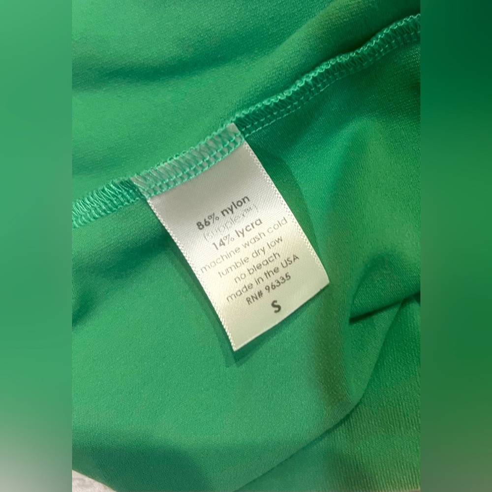 Susana Monaco Green Dress
Empire waist with Pleated front
Size small - Picture 4 of 5